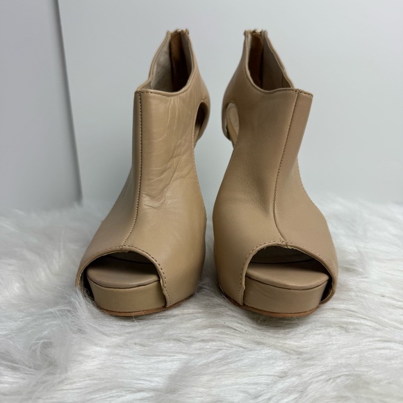 ALDO Platform Heels - Picture 2 of 9